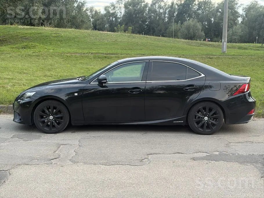 Lexus Is 2015 photo 3