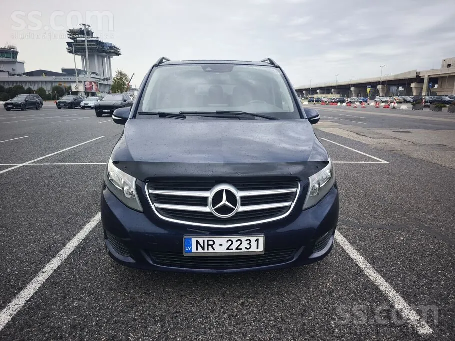 Mercedes-Benz V220