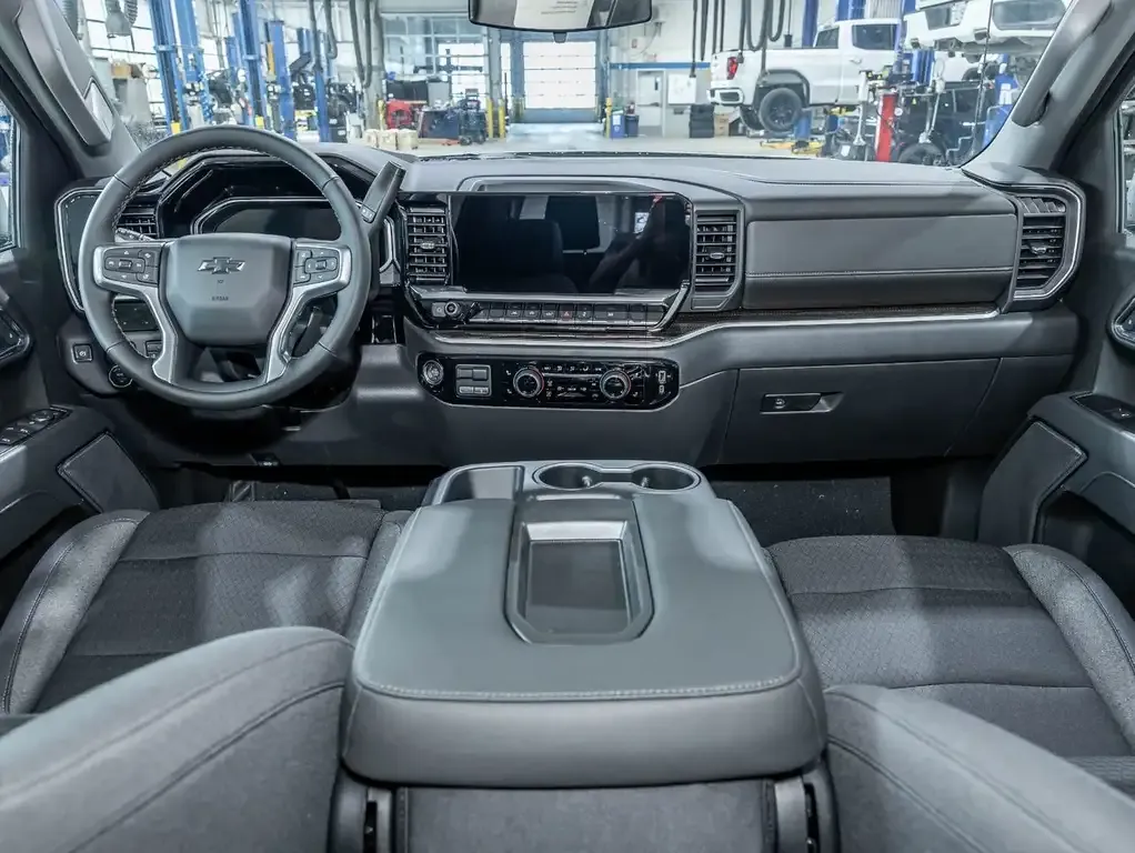 Chevrolet Silverado 1500 2026 photo 2