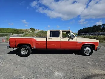 GMC Sierra 1984 photo 2