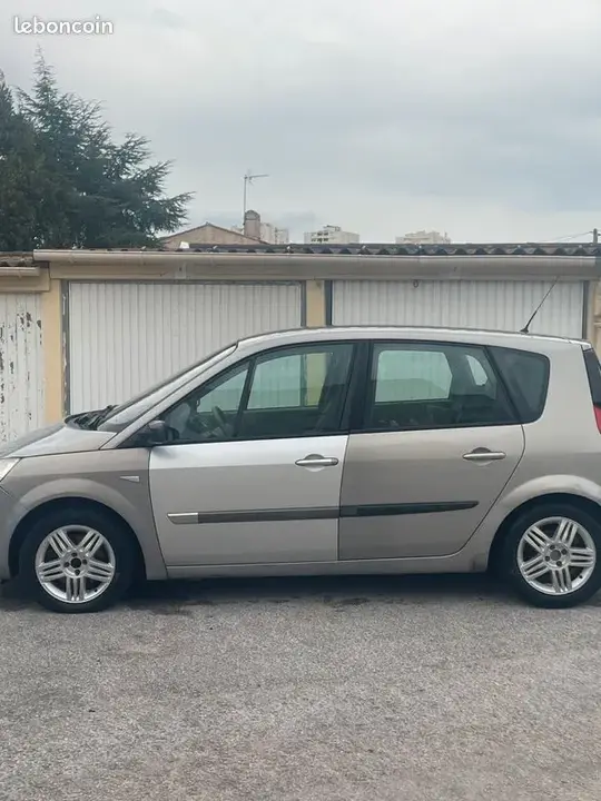 Renault Scenic 2003 photo 2