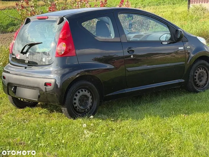 Peugeot 107 2010 photo 2