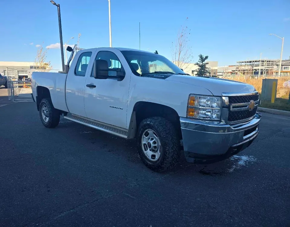 Chevrolet Silverado 2500Hd 2013 photo 2