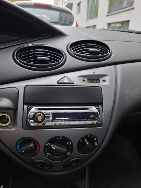 Ford Focus 2002 photo 3