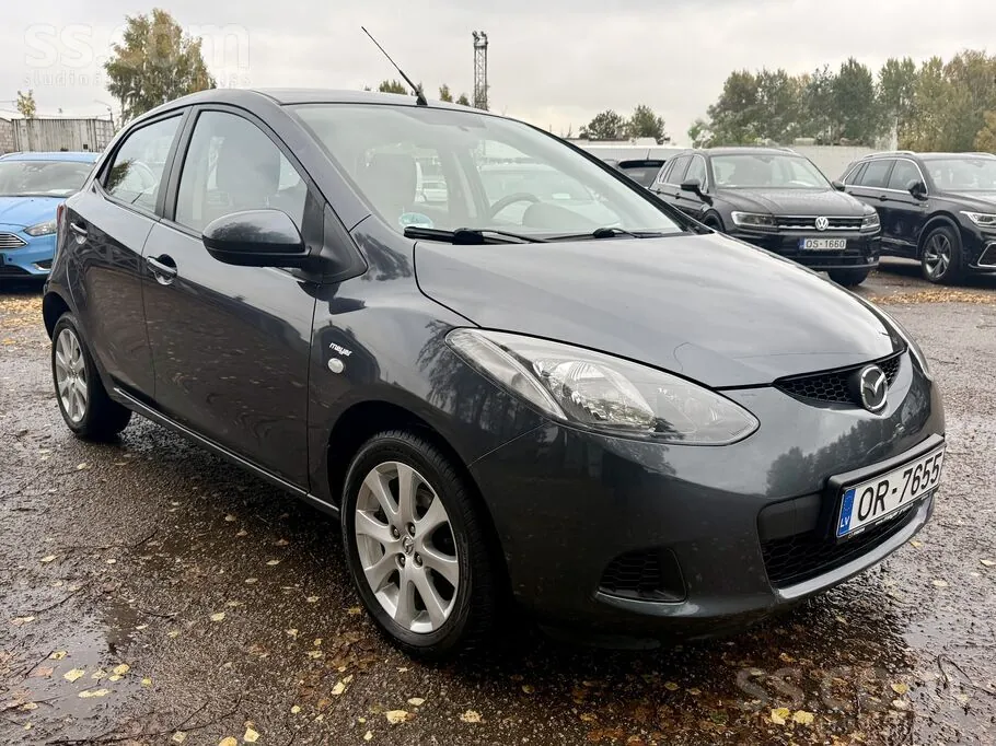 Mazda Mazda2 2009 photo 3