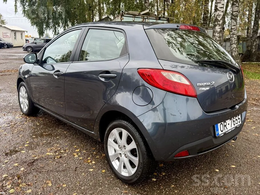 Mazda Mazda2 2009 photo 5