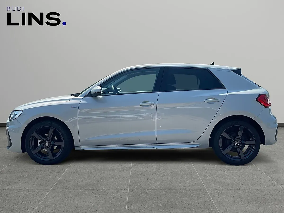 Audi A1 2025 photo 2