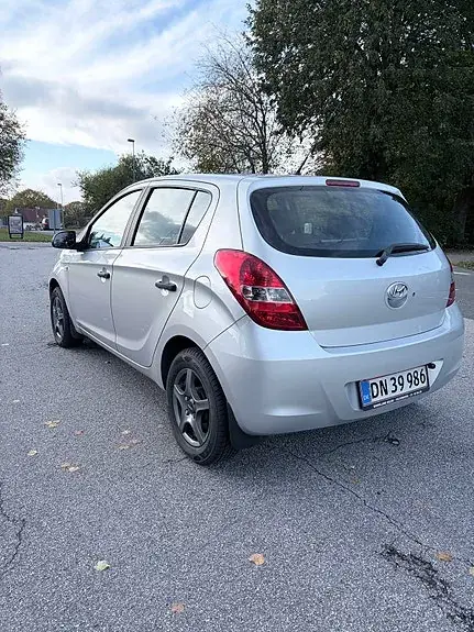 Hyundai I20 2010 photo 2