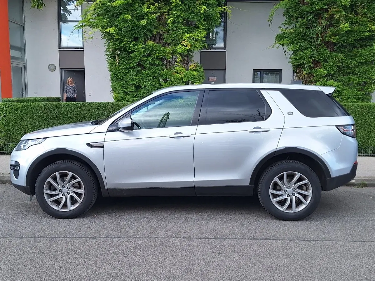 Land Rover Discovery Sport 2019 photo 2