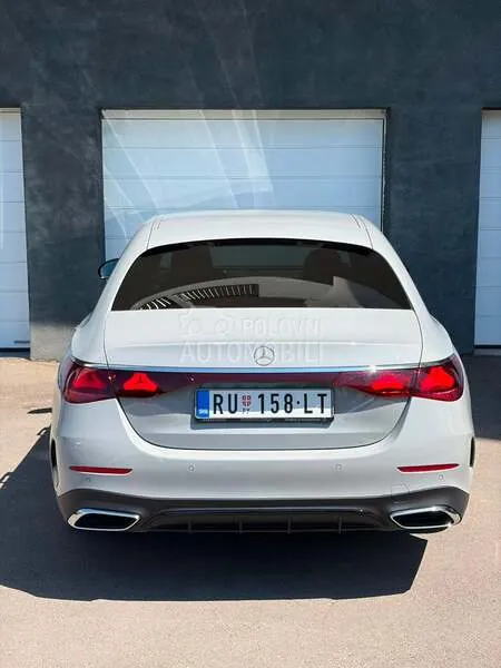 Mercedes-Benz E 220 2024 photo 3