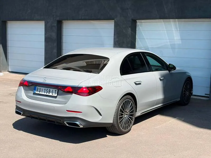 Mercedes-Benz E 220 2024 photo 2