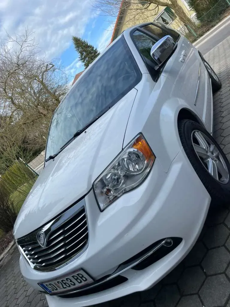Lancia Voyager