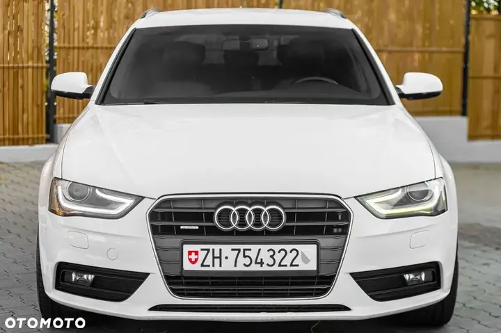 Audi A4 Avant 2012 photo 5