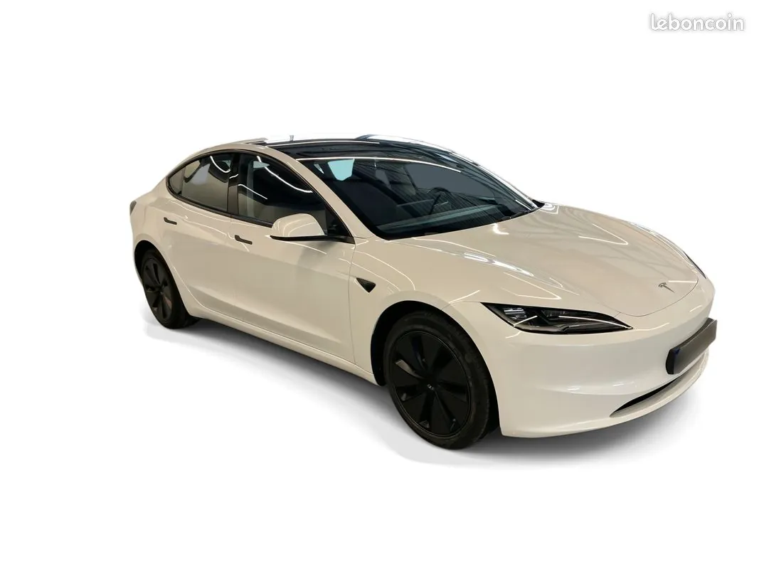 Tesla Model 3 2024 photo 3