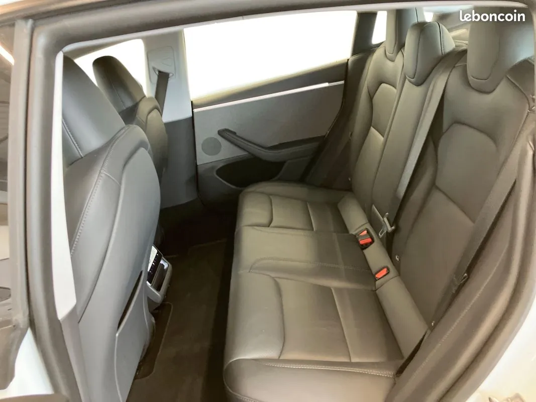 Tesla Model 3 2024 photo 5