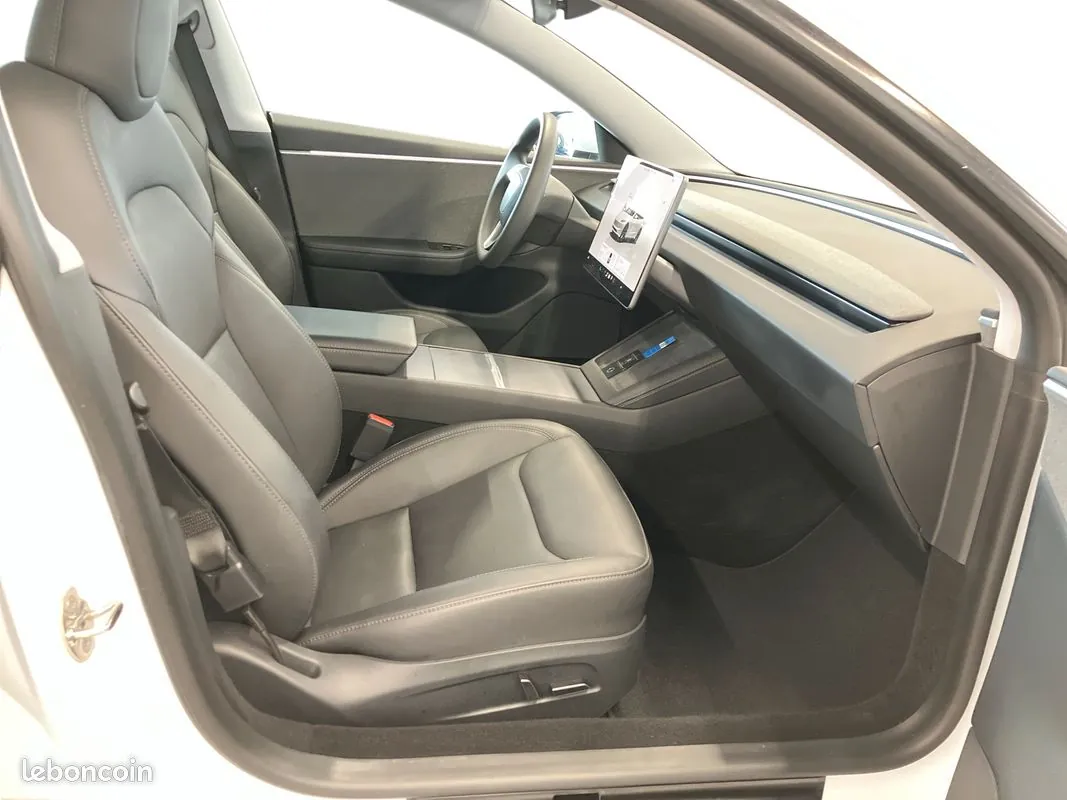 Tesla Model 3 2024 photo 4