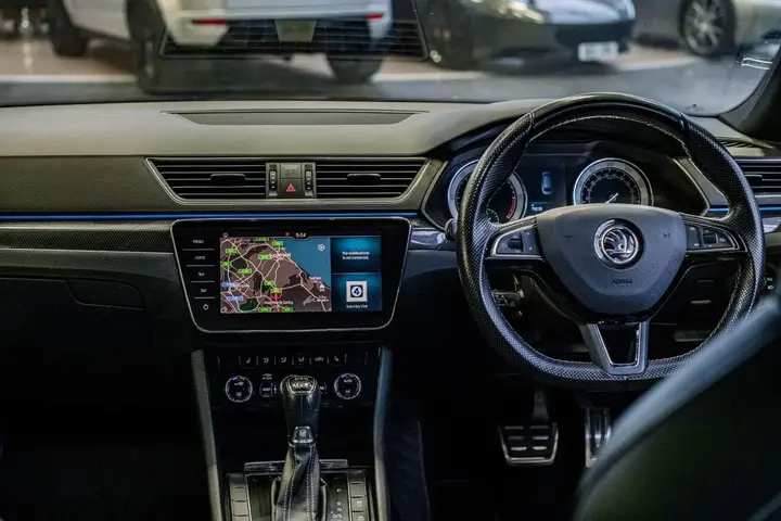 Skoda Superb 2019 photo 2