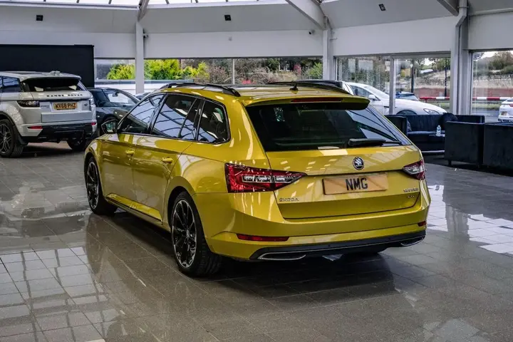 Skoda Superb 2019 photo 4