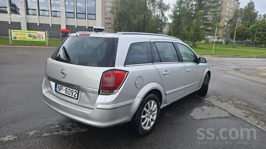 Opel Astra 2006 photo 2