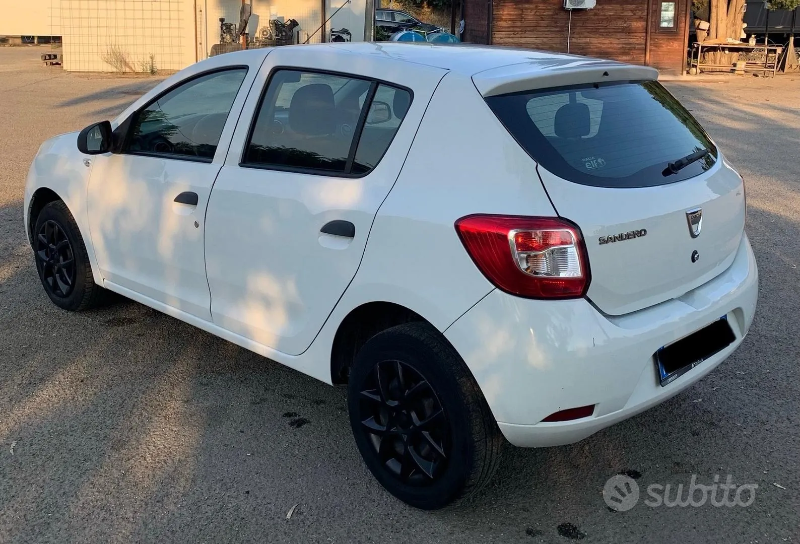 Dacia Sandero 2015 photo 2