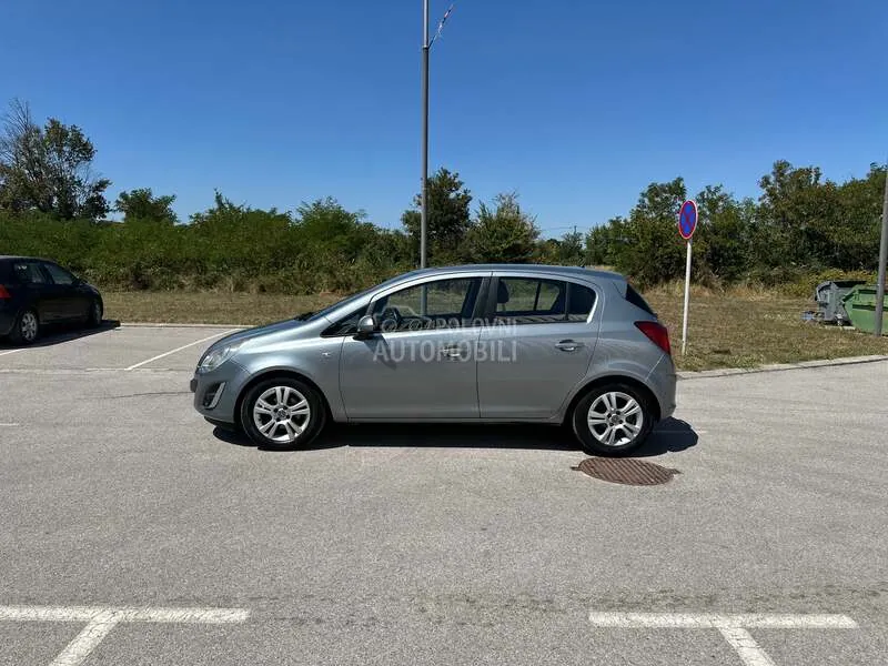 Opel Corsa D 2011 photo 3