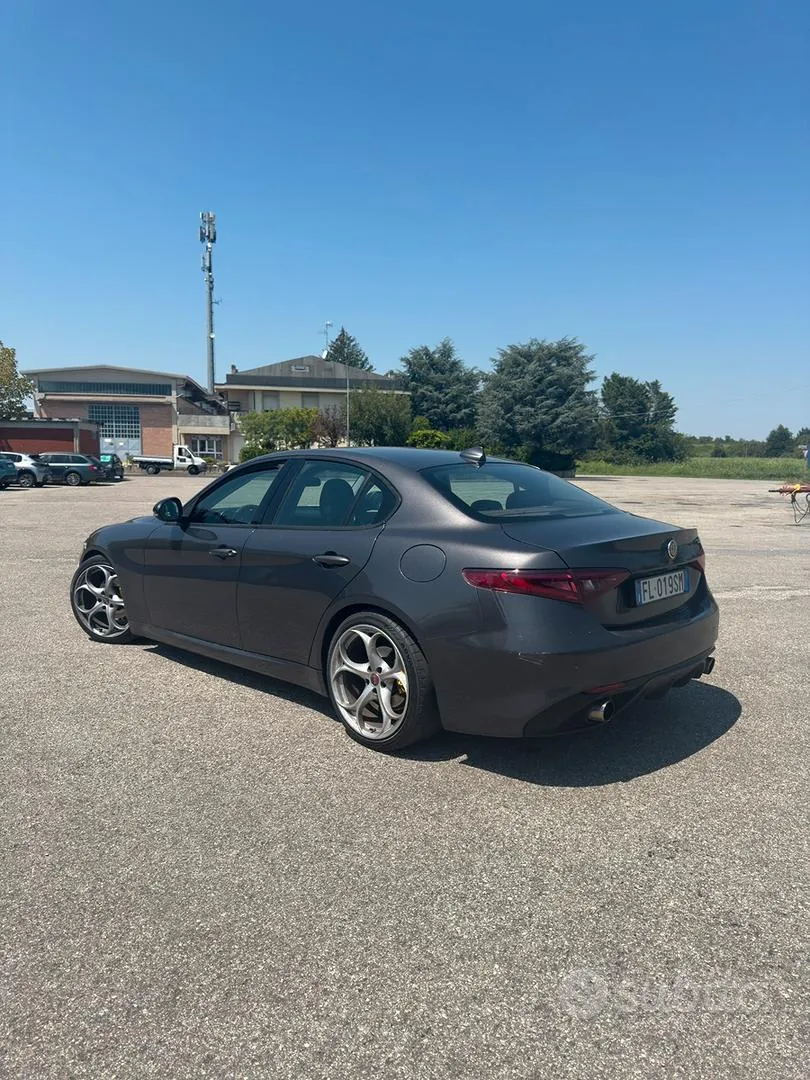 Alfa Romeo Giulia 2017 photo 3