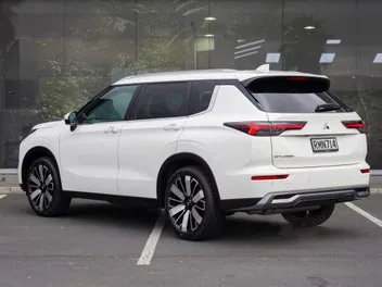 Mitsubishi Outlander 2025 photo 3