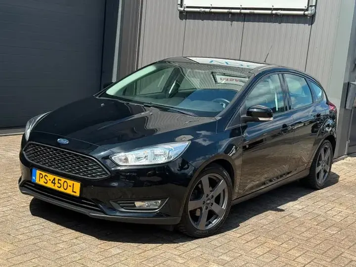 Ford Focus 2017 photo 2