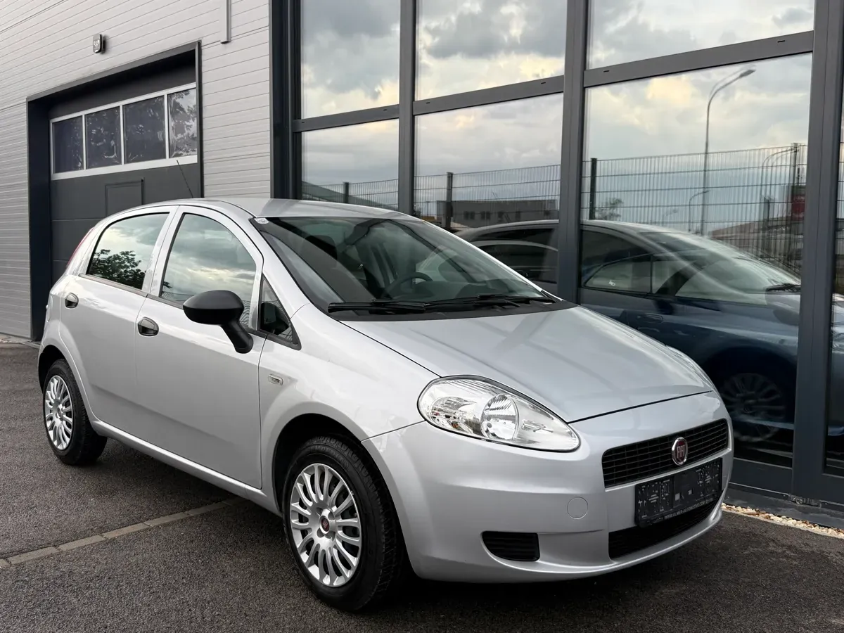 Fiat Grande Punto 2010 photo 3