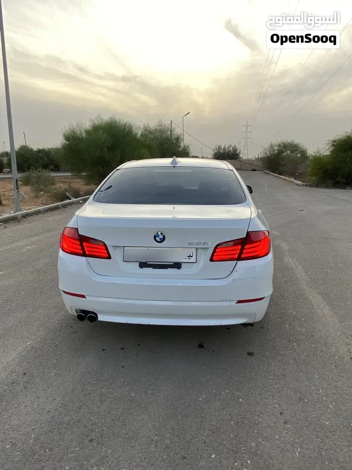BMW 5 Series 2011 photo 4