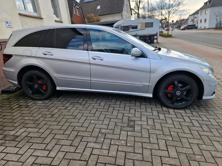 Mercedes-Benz R320