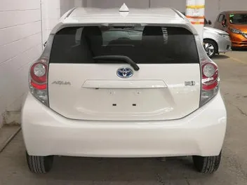Toyota Aqua 2013 photo 5