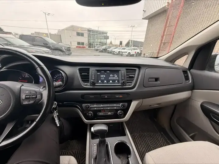 Kia Sedona 2020 photo 4