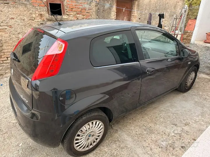 Fiat Grande Punto 2007 photo 3