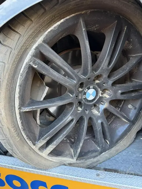 BMW 320I 2008 photo 3