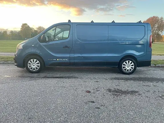Renault Trafic 2015 photo 2