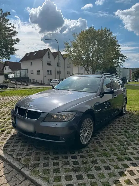 BMW 320I