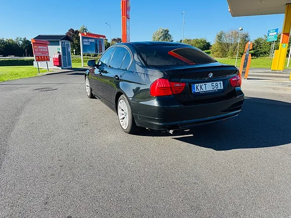 BMW 318D 2010 photo 5