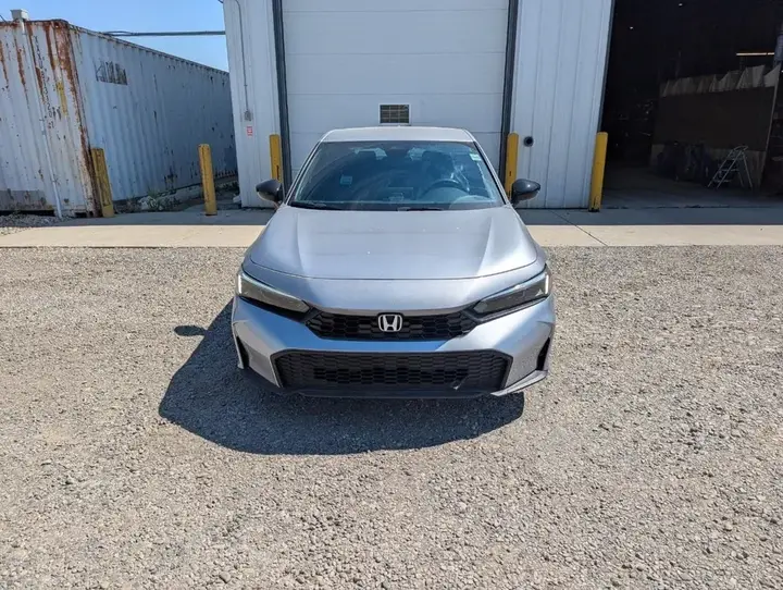 Honda Civic 2026 photo 2