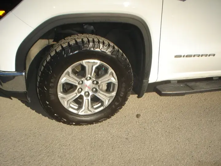 GMC Sierra 1500 2023 photo 4