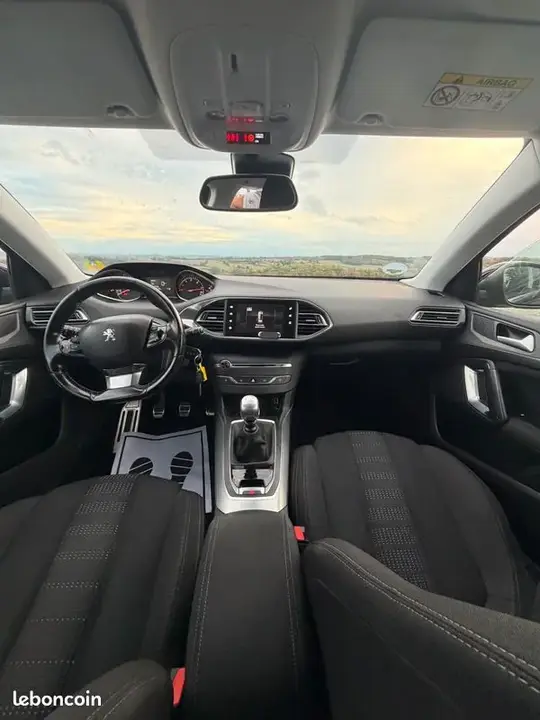 Peugeot 308 2015 photo 4