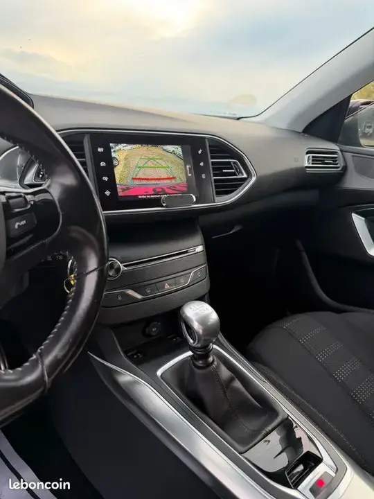 Peugeot 308 2015 photo 5