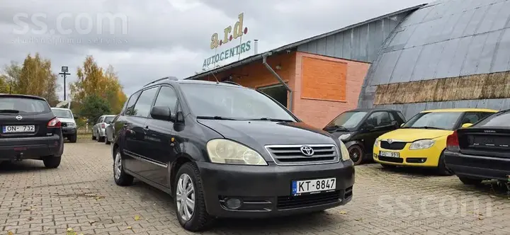 Toyota Avensis Verso