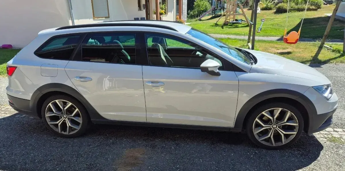 Seat Leon 2015 photo 2