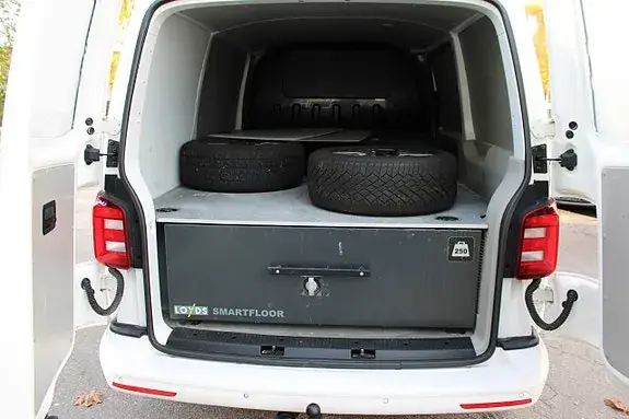 Volkswagen Transporter 2018 photo 4
