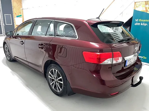 Toyota Avensis 2013 photo 4