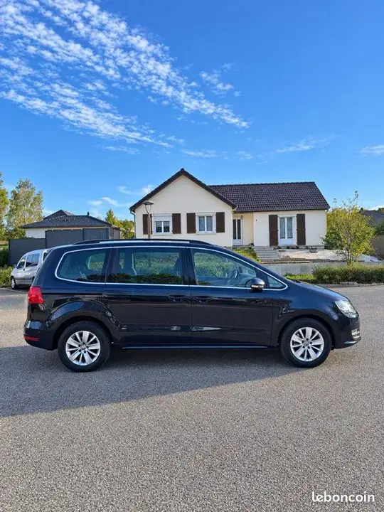 Volkswagen Sharan 2010 photo 2