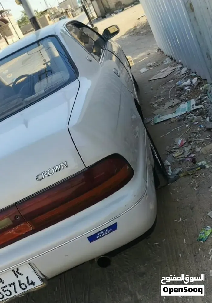 Toyota Crown 1994 photo 3