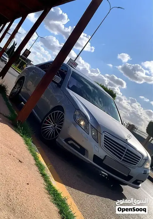 Mercedes-Benz E-Class 2011 photo 2