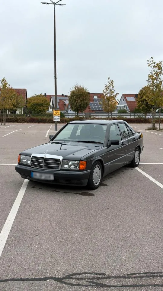 Mercedes-Benz 190E